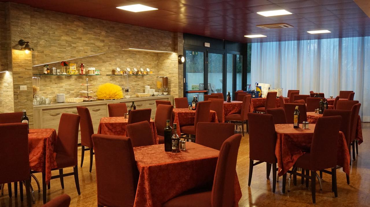 Hotel Blue Marine Lignano Sabbiadoro Zewnętrze zdjęcie