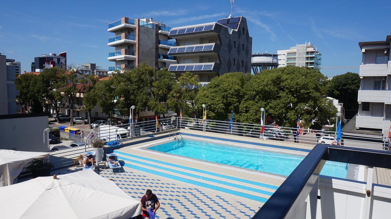 Hotel Blue Marine Lignano Sabbiadoro Zewnętrze zdjęcie