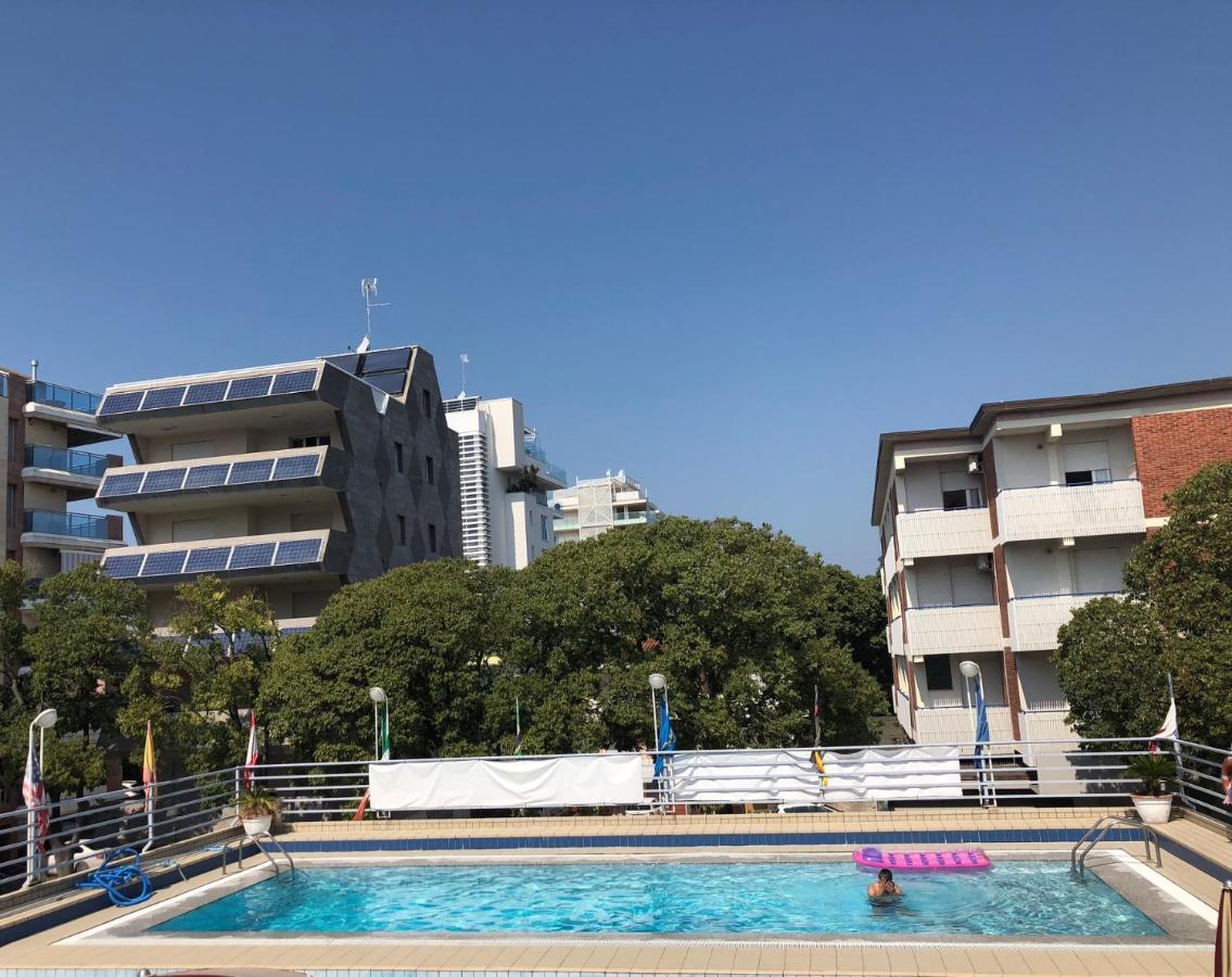 Hotel Blue Marine Lignano Sabbiadoro Zewnętrze zdjęcie